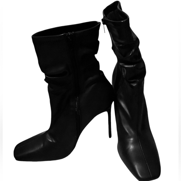 Fashion Nova Shoes - 🆕🔥FASHION NOVA GORGEOUS BLACK(HUDSON)STYLE ZIPPER UP(SIDE)FACTORY DESIGN NWT